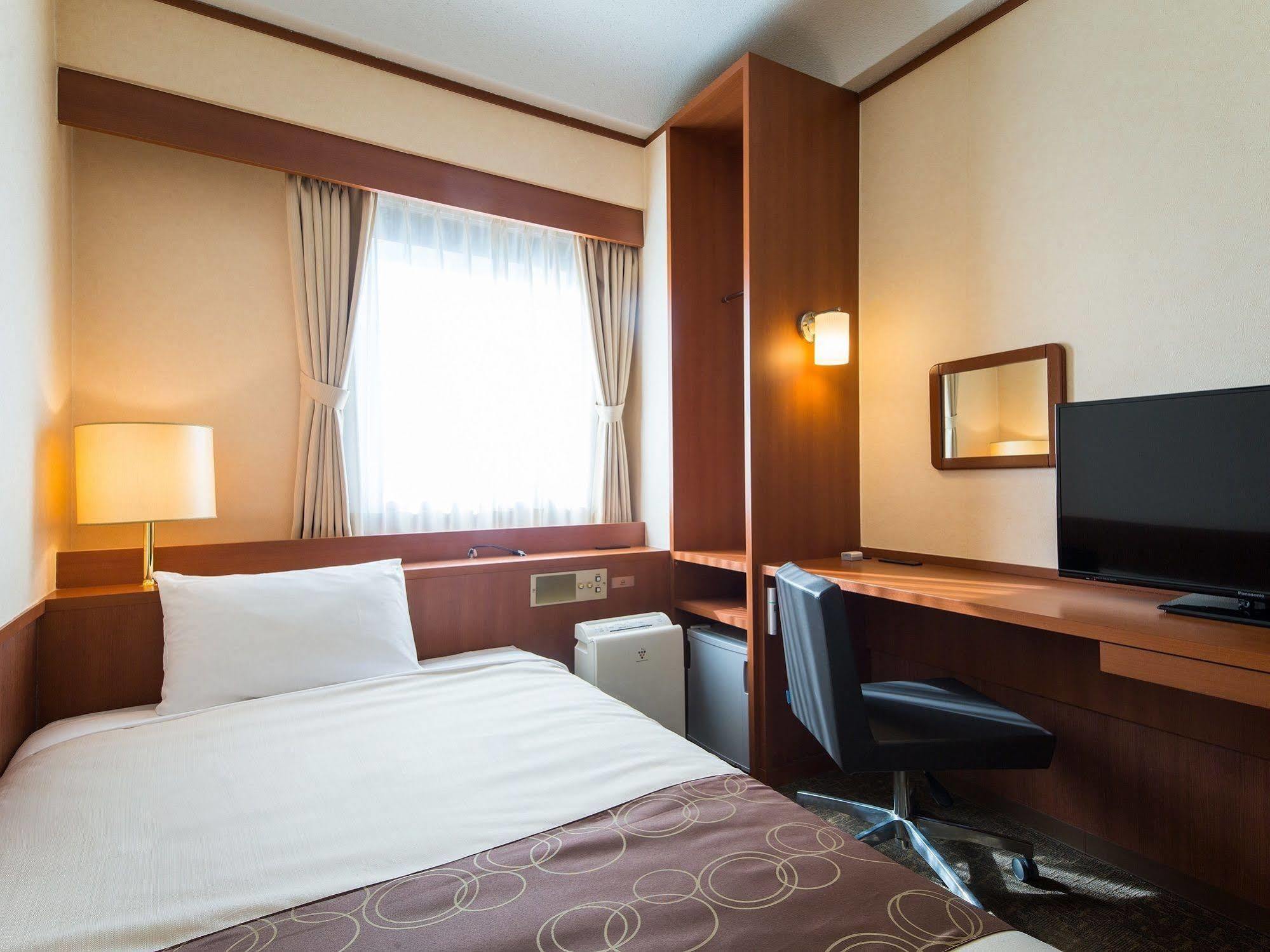 Osaka Umeda Os Hotel Екстер'єр фото